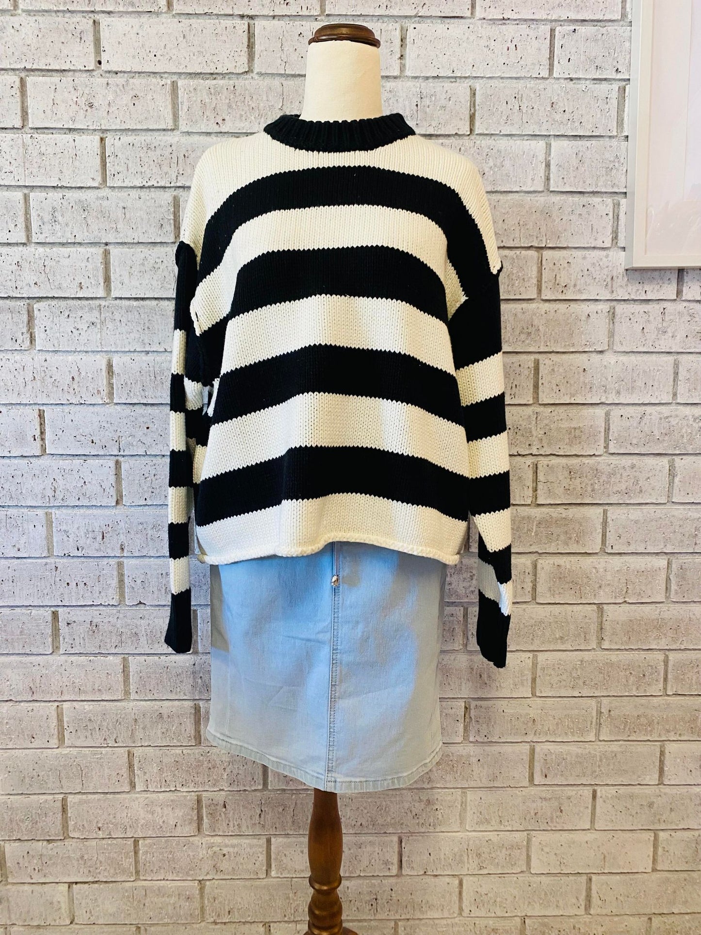 Sweater - Black & White Stripe