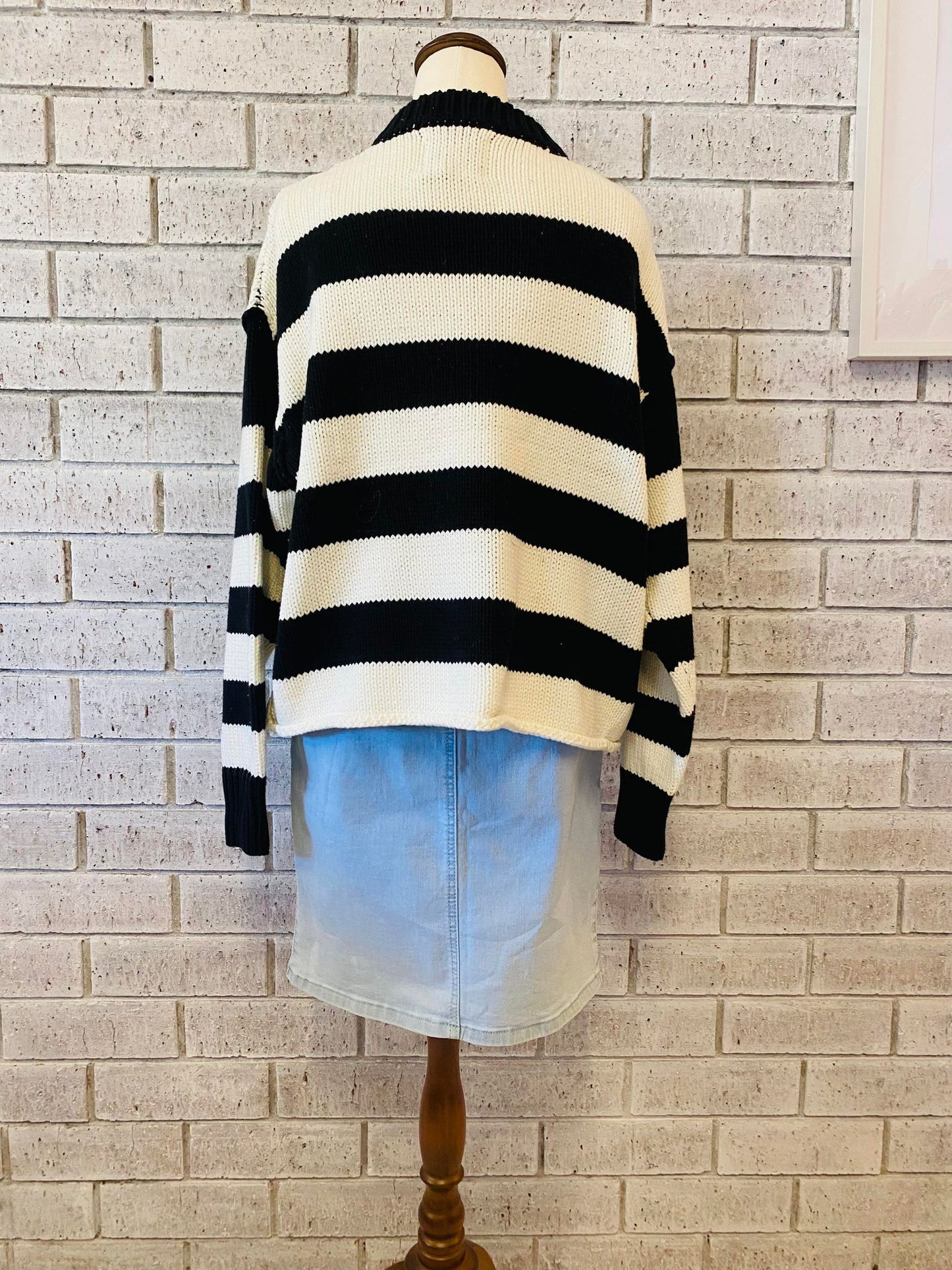 Sweater - Black & White Stripe